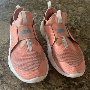 Nike shoes for girl size 4/5